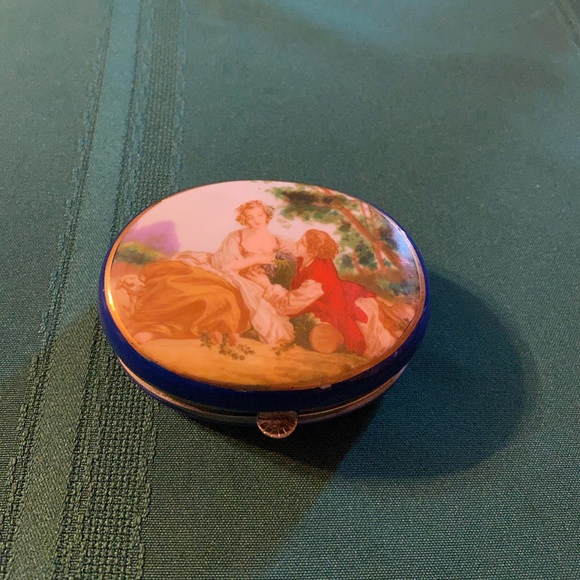 Jewelry box